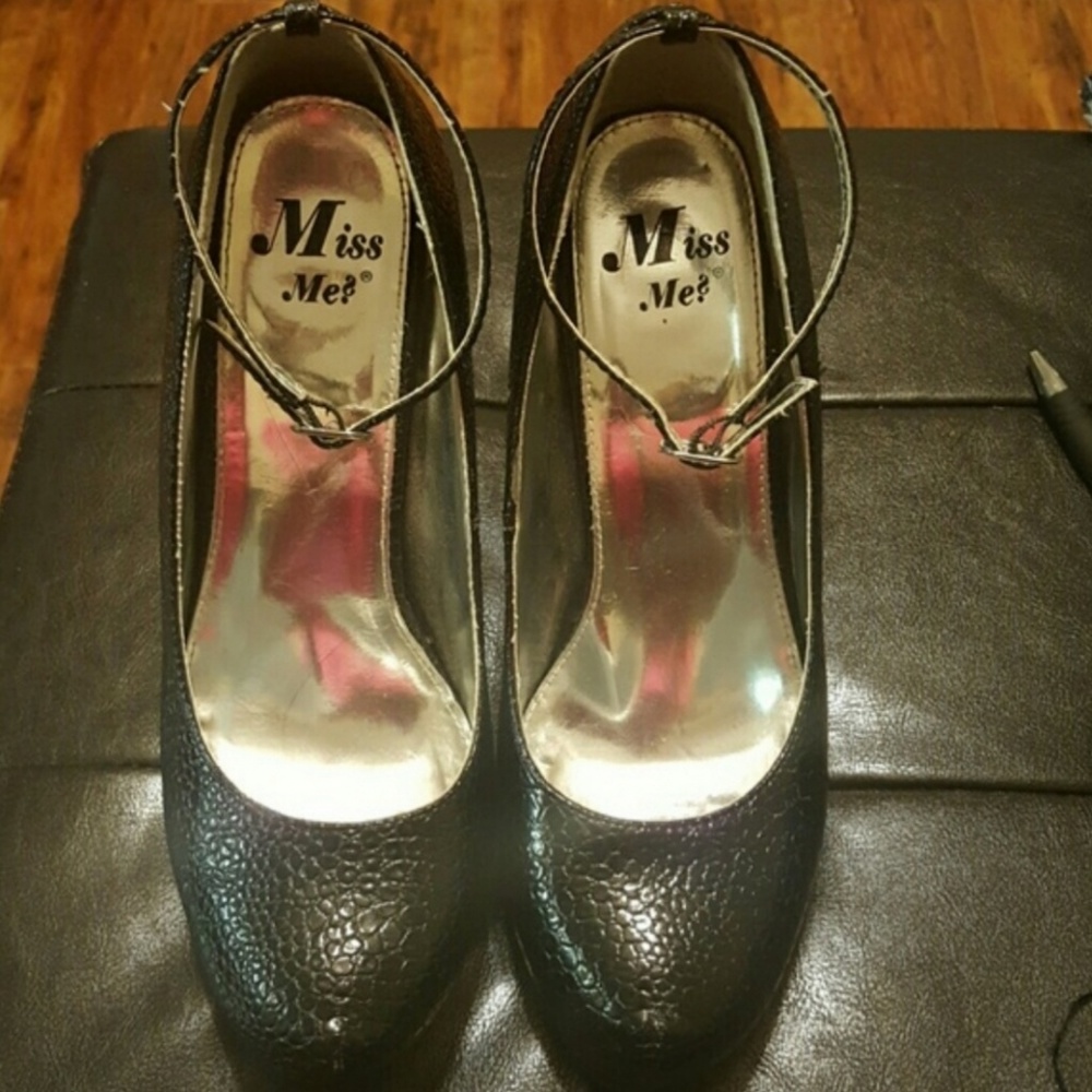 Miss Me black heels